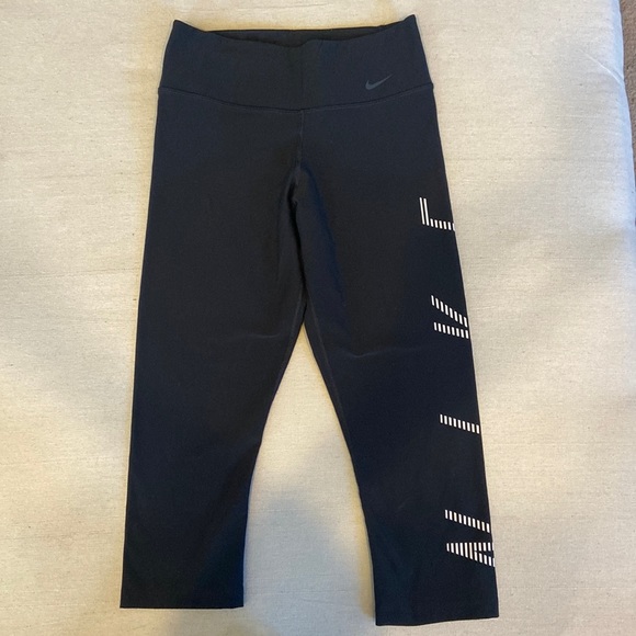 Nike Crop Workout Leggings - Picture 1 of 3